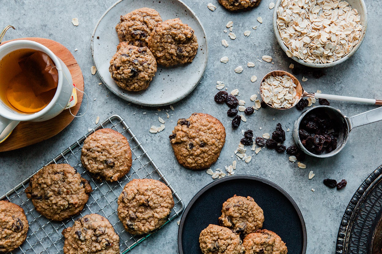 Achieve Perfectly Balanced Soft & Crisp Oatmeal Raisin Cookies